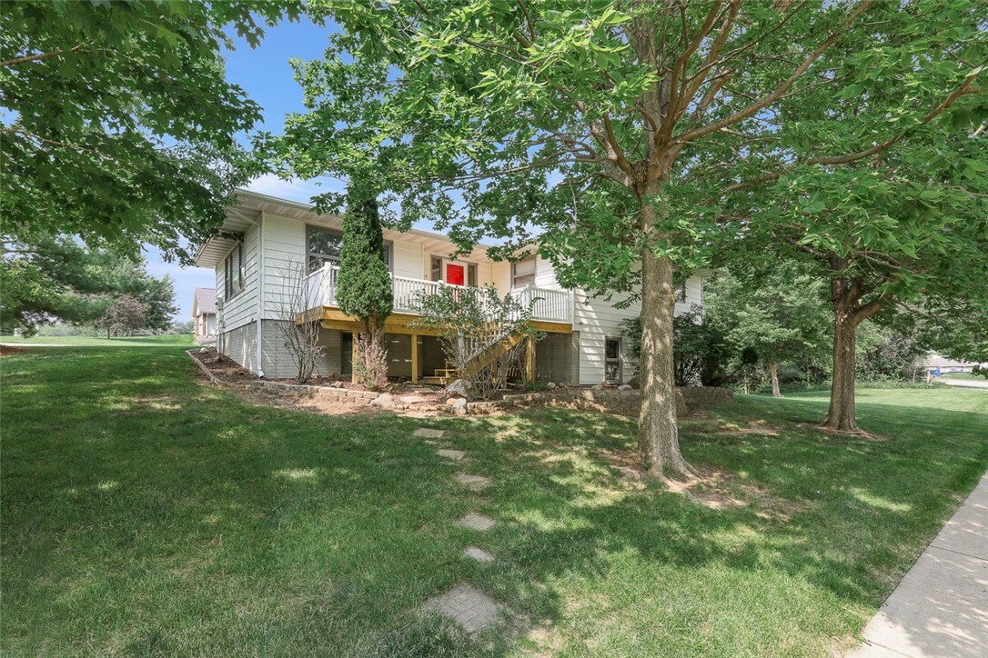 Property Photo:  208 Jefferson Street  IA 50219 