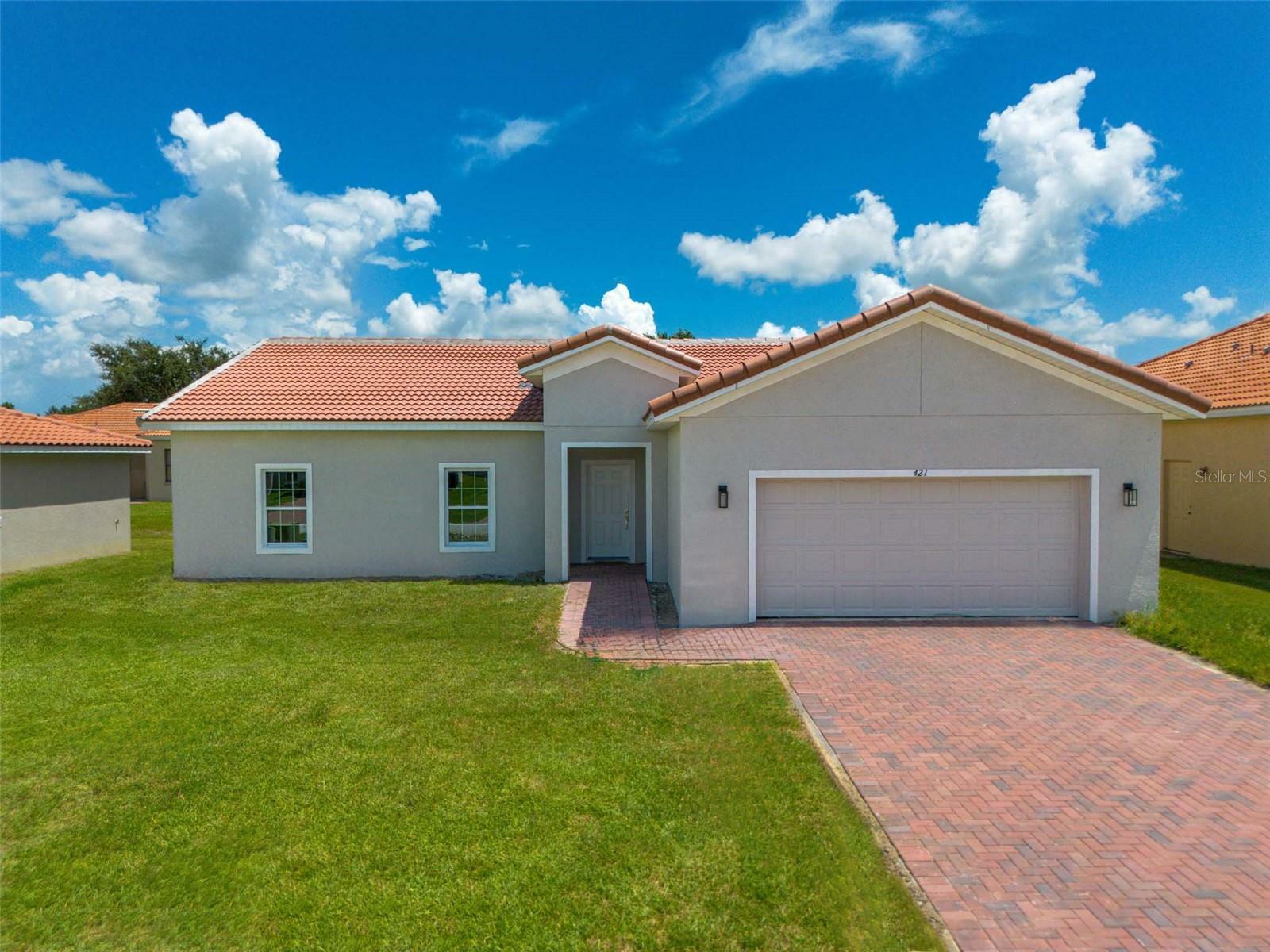 Property Photo:  425 Cinnamon Drive  FL 34759 