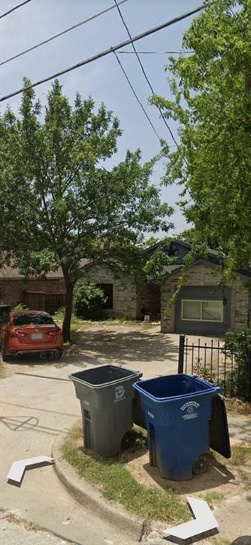 Property Photo:  111 S Tillery Avenue  TX 75211 