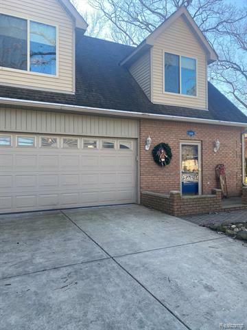 889 Dollar Bay Drive  Lake Orion Vlg MI 48362 photo