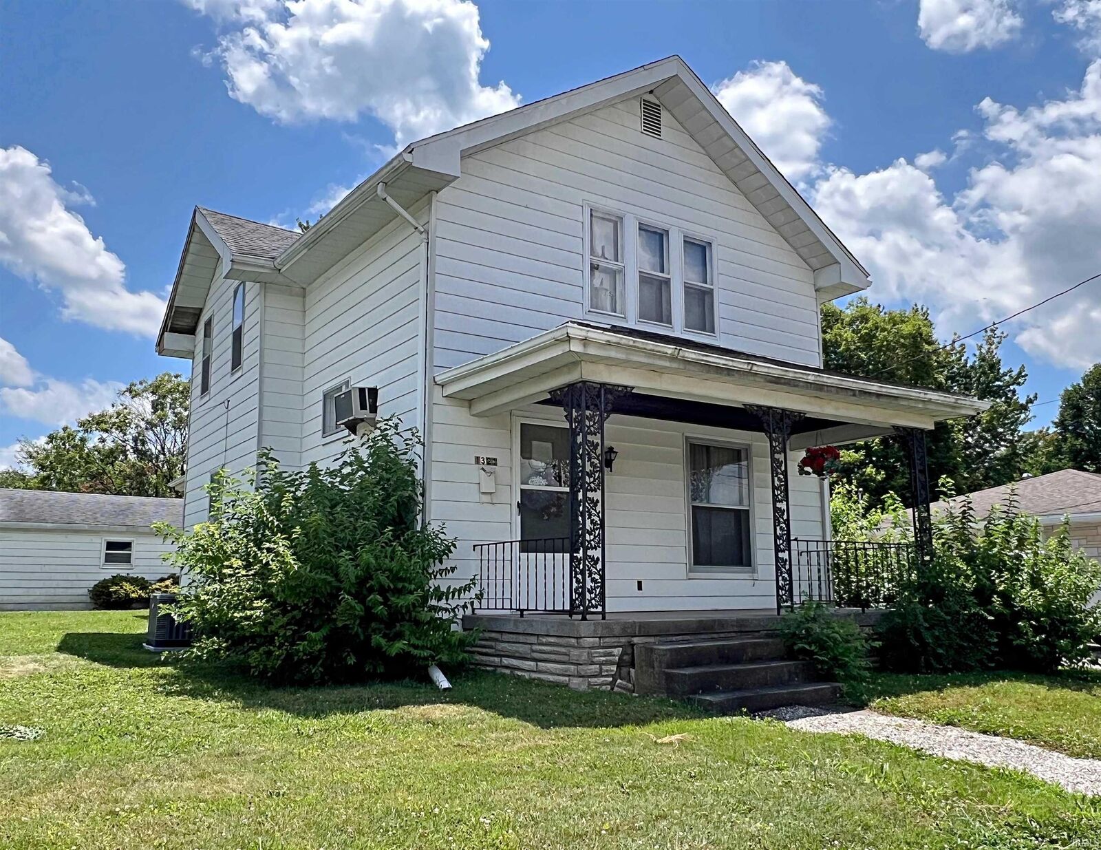 Property Photo: 1321 E Walnut Street IN 47501