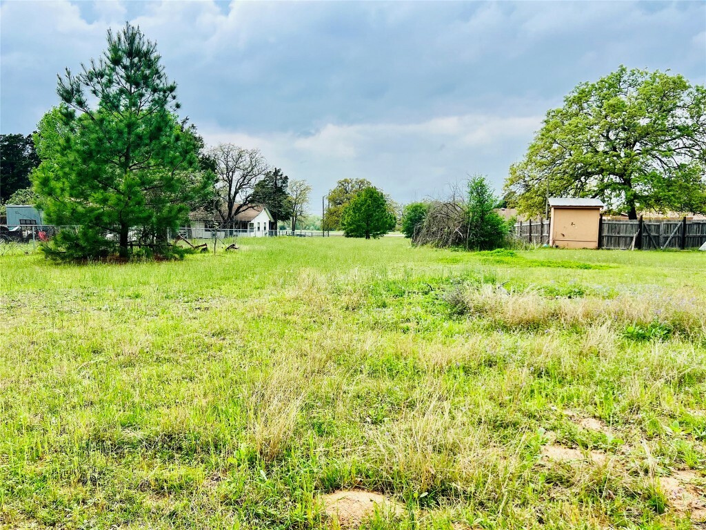 Property Photo:  1011 N State Highway 95  TX 78602 