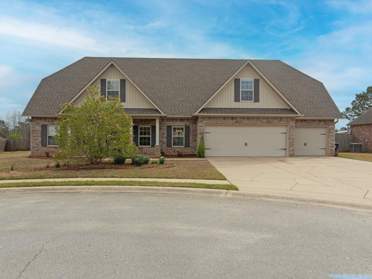 Property Photo: 3408 N Crescent Drive AR 72022