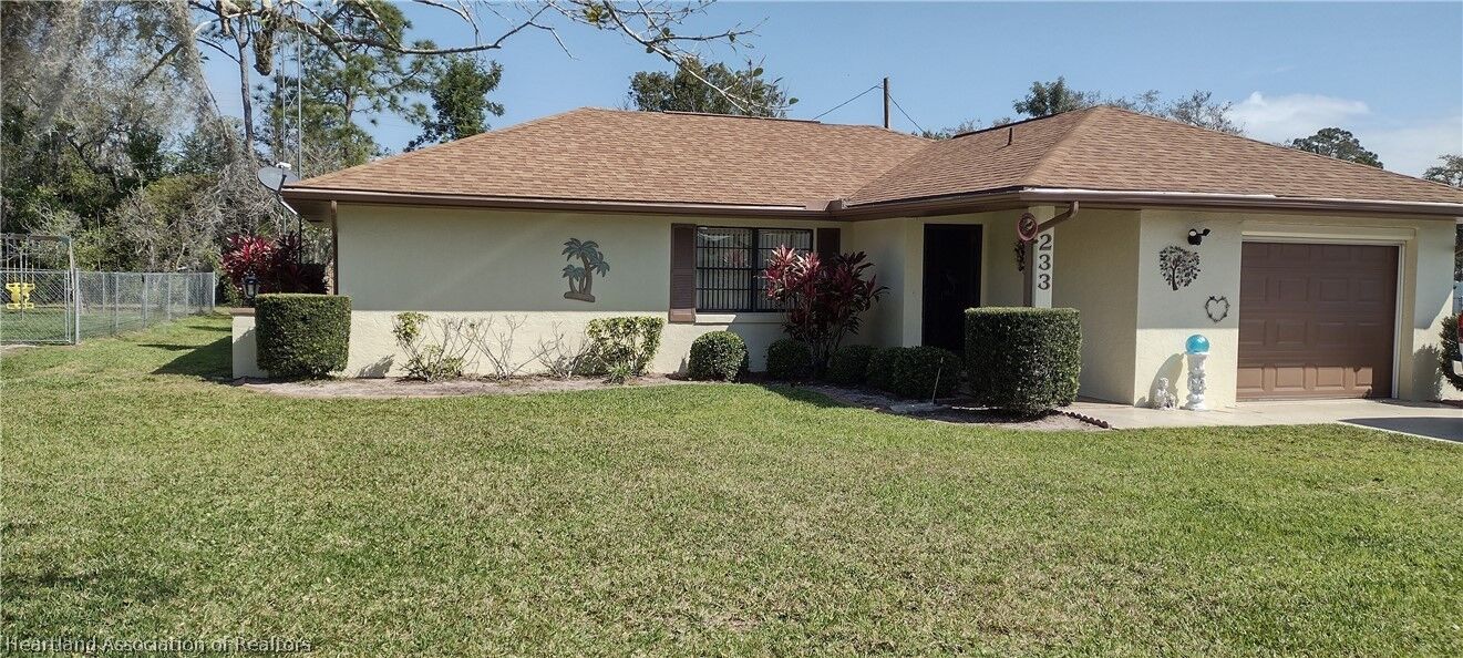Property Photo: 233 Quail Avenue FL 33870