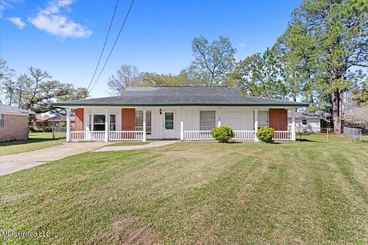 Property Photo: 122 Gandy Circle MS 39560
