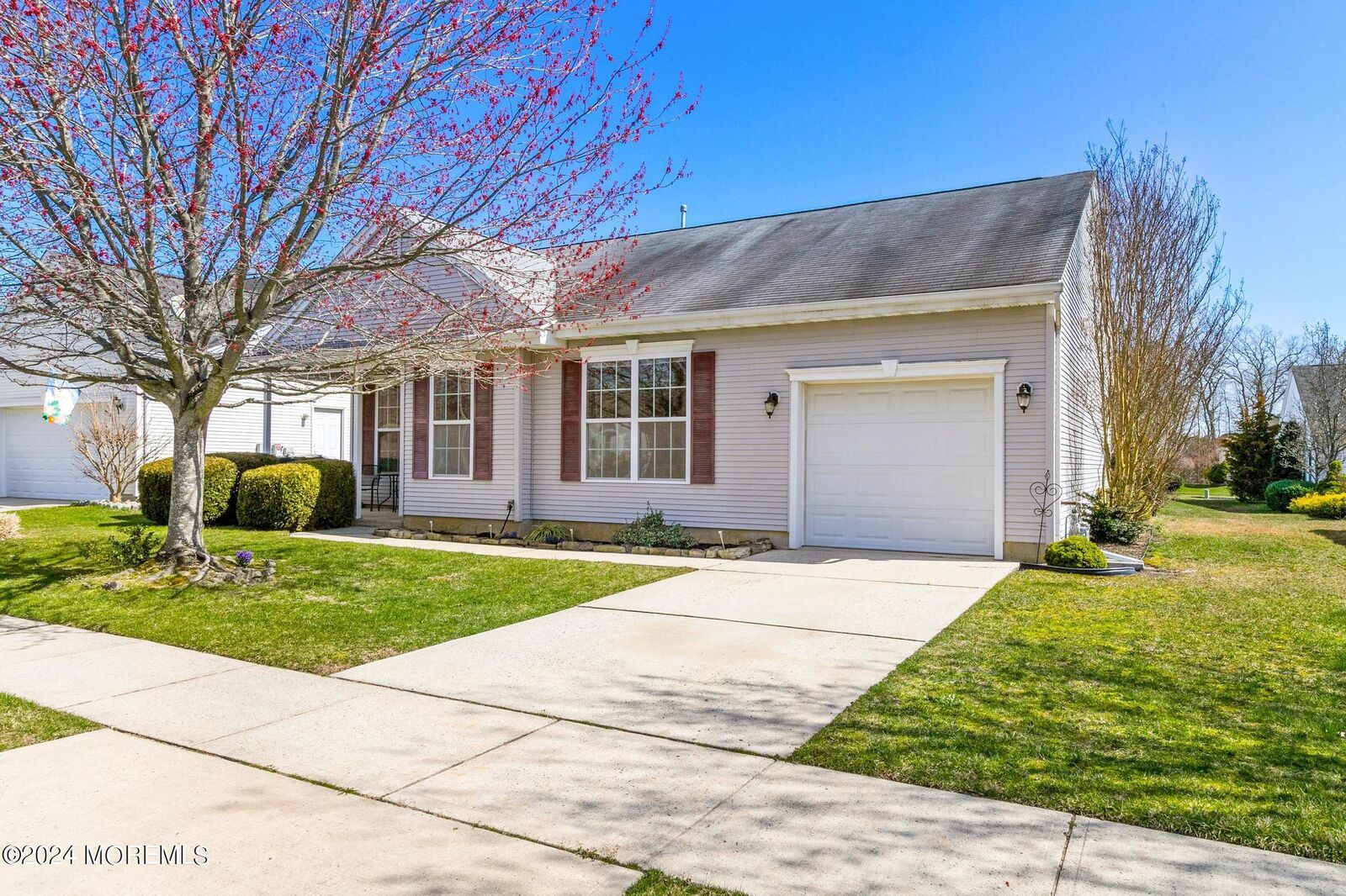 Property Photo:  29 Pelican Lane  NJ 08087 