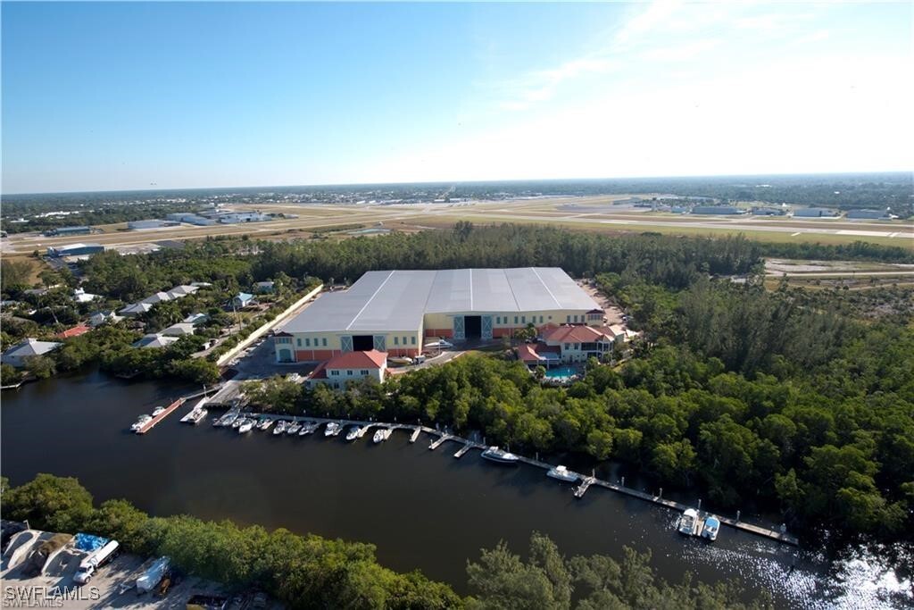 Property Photo: 477 North Road FL 34104