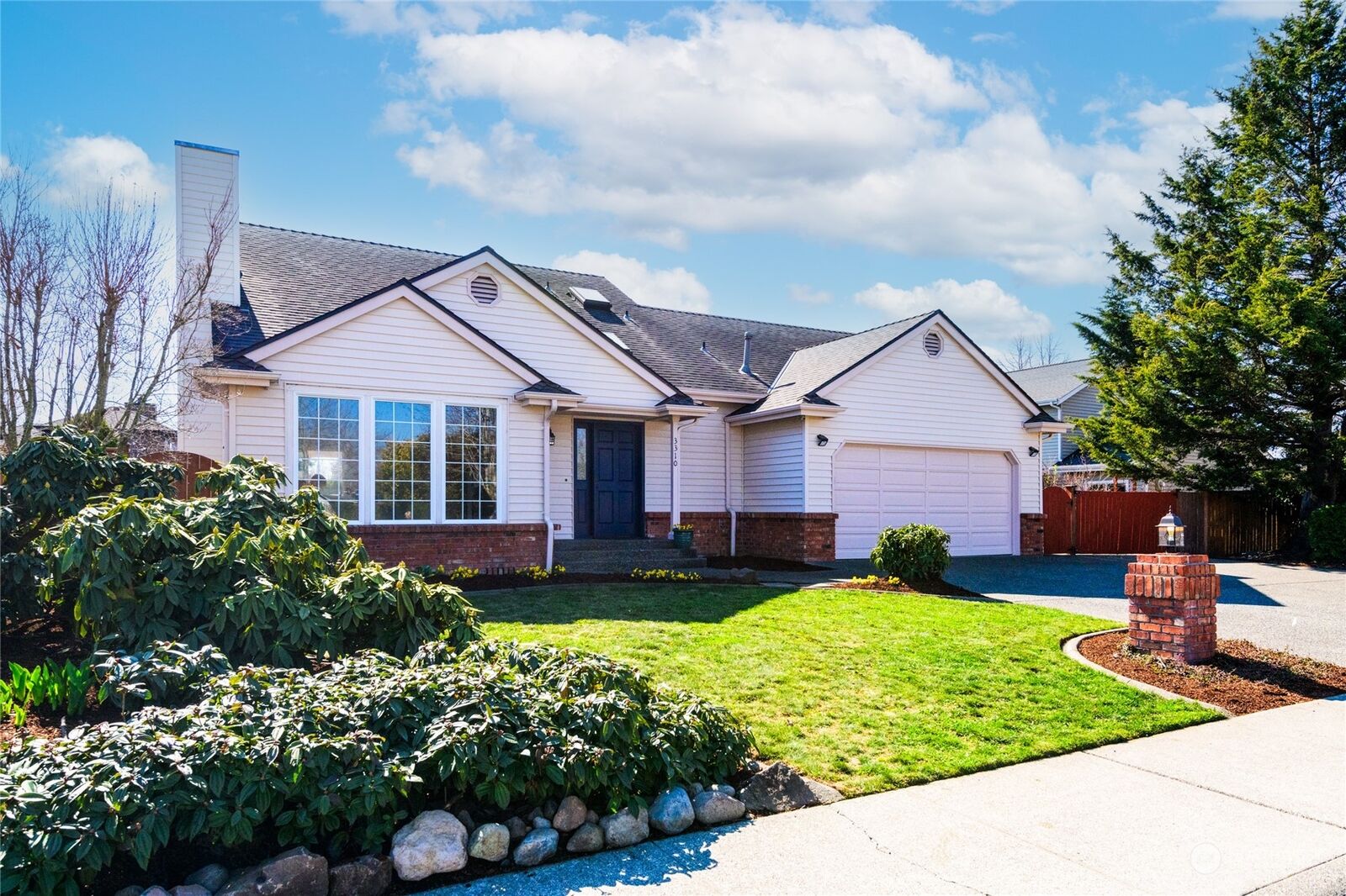 Property Photo:  3310 Spring Place  WA 98022 