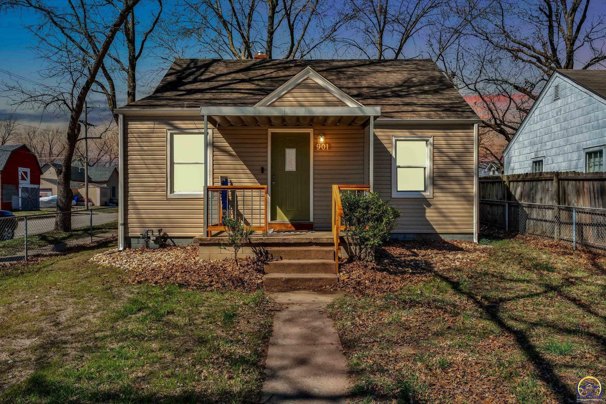 Property Photo:  901 NE Michigan Ave  KS 66616 