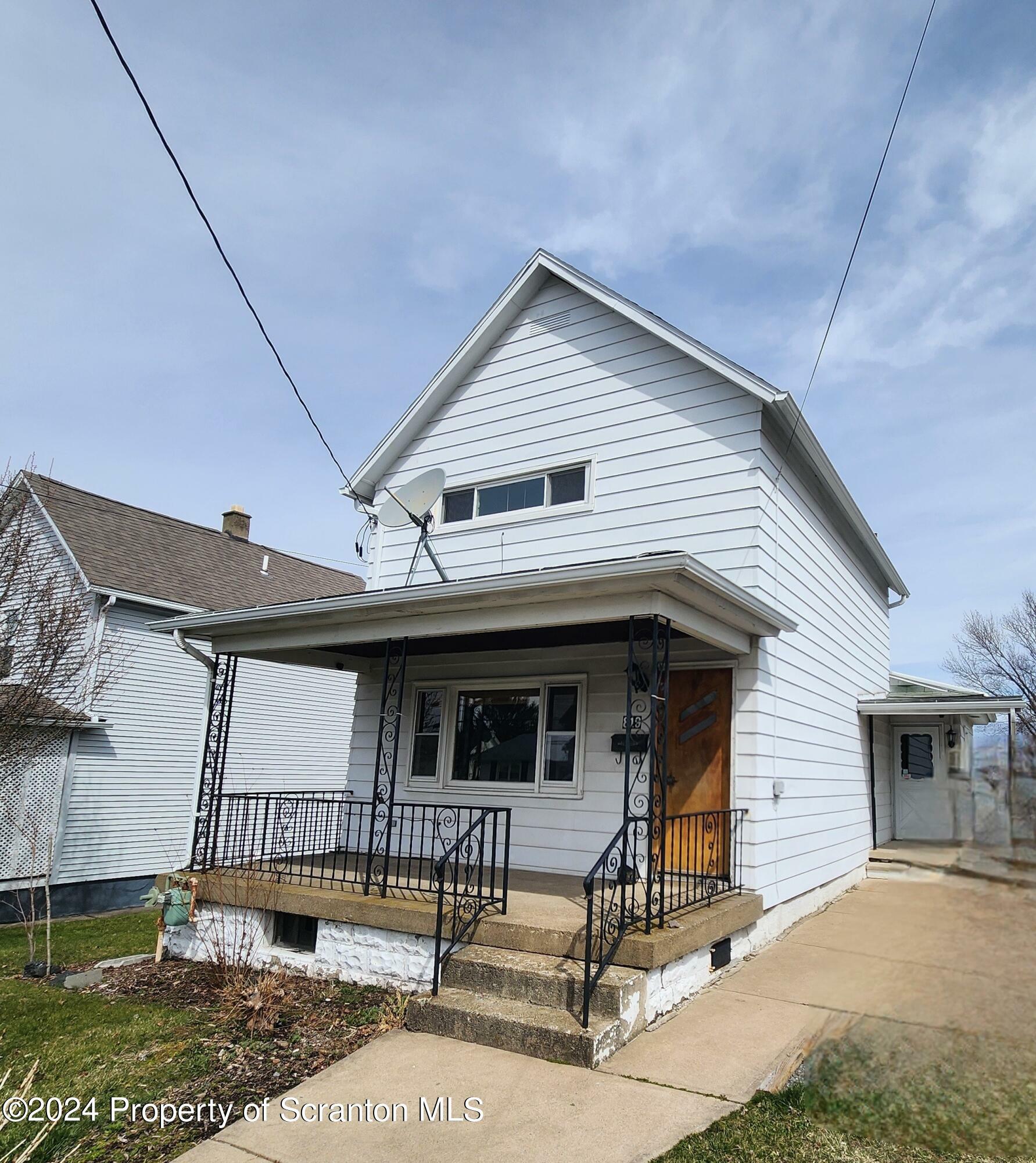 Property Photo:  819 Throop Street  PA 18512 