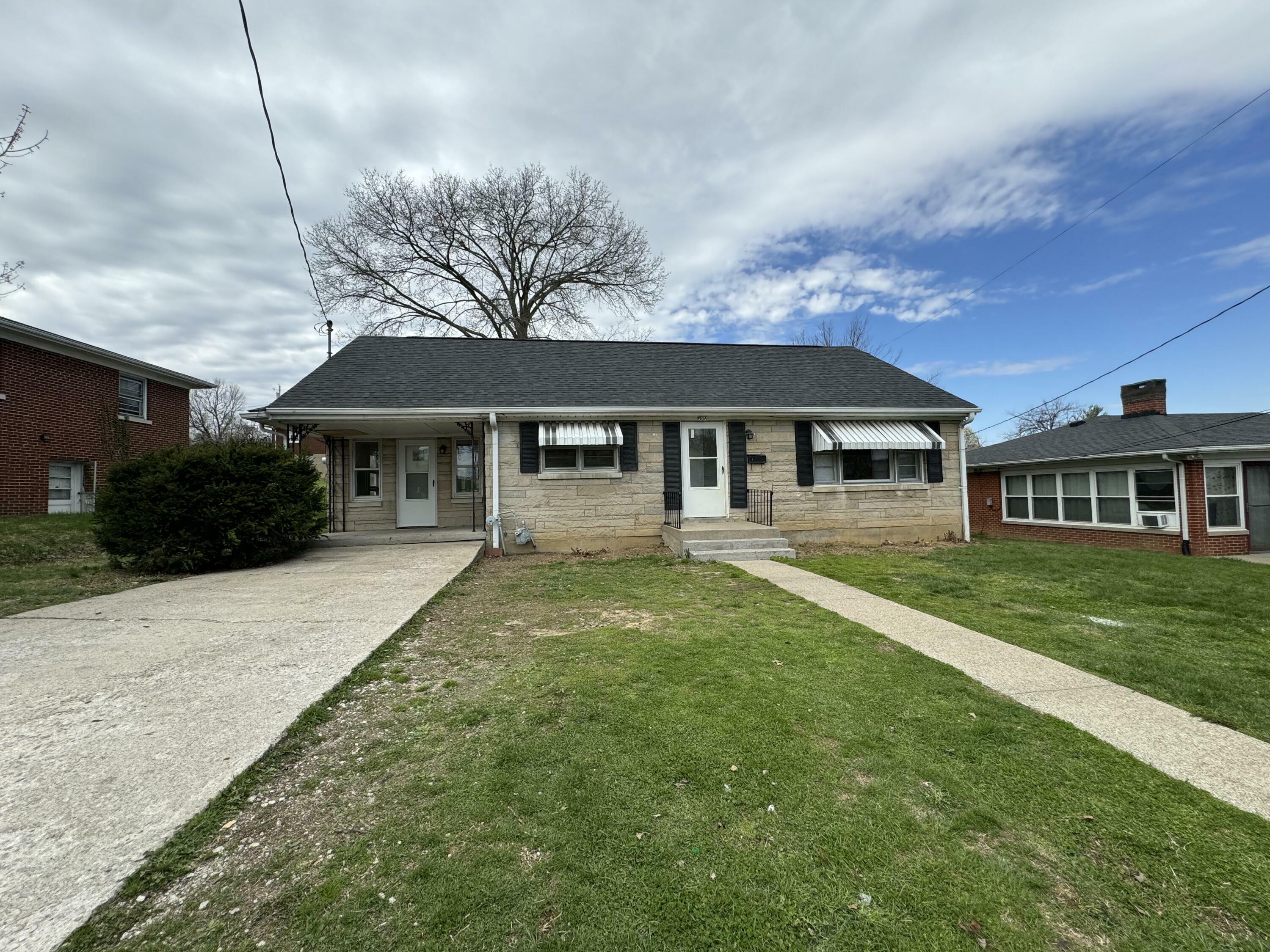 Property Photo:  306 Clay Drive  KY 40475 