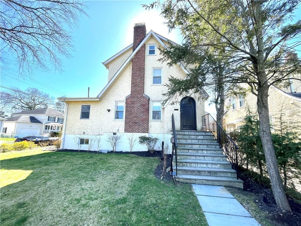 Property Photo:  78 First Street 2  NY 10528 