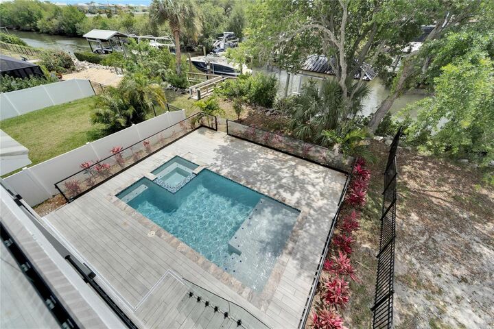 Property Photo: 534 Estuary Shore Lane FL 33572