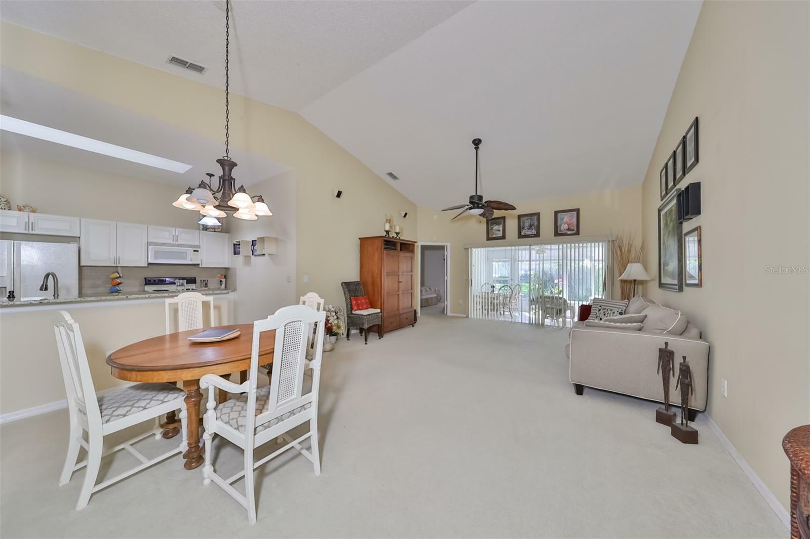 Property Photo:  2404 Old Nantucket Court  FL 33573 