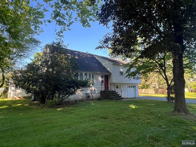 Property Photo:  33 William Street  NJ 07627 