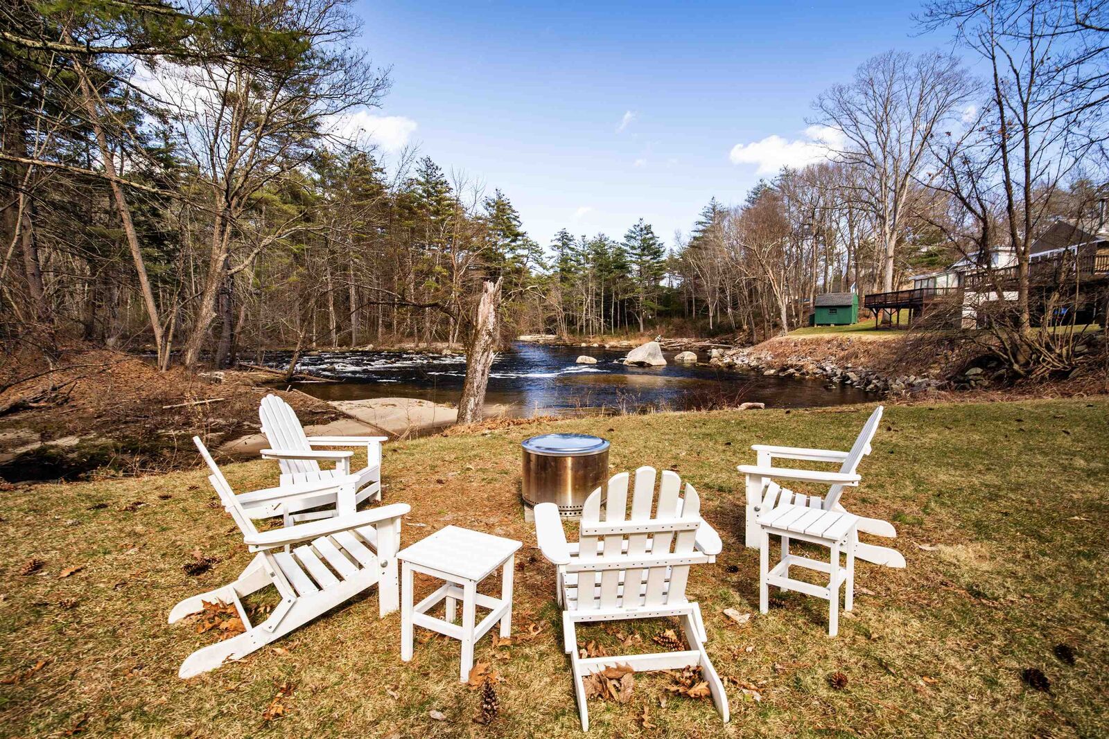 Property Photo:  6 Steep Street  NH 03054 