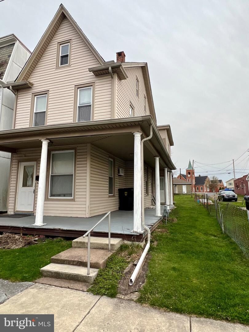 Property Photo:  2721 Booser Avenue  PA 17103 