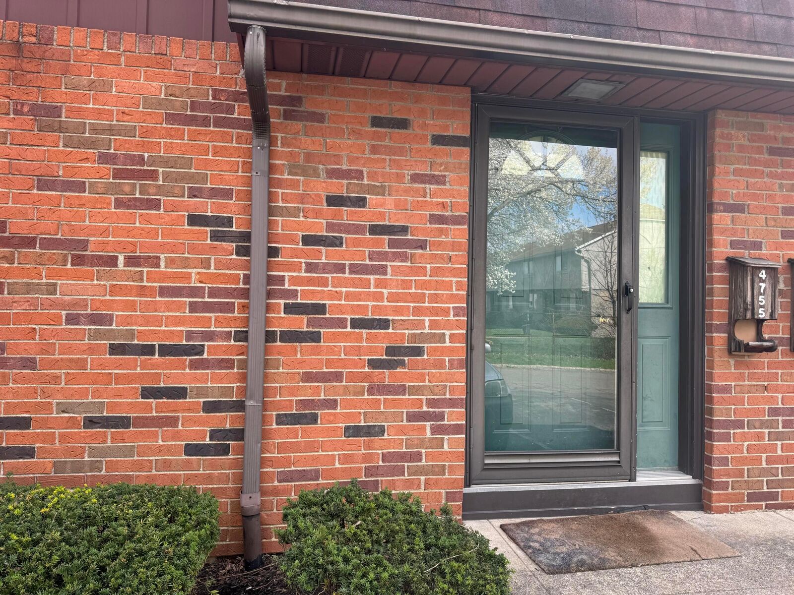 Property Photo:  4755 Shell Court N  OH 43213 