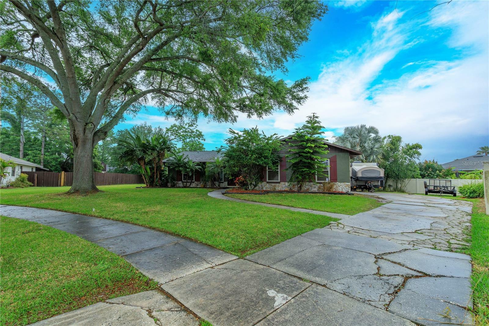 Property Photo:  644 Glenview Drive  FL 34787 