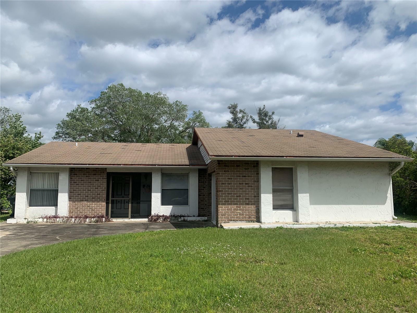 Property Photo:  601 Bogie Lane  FL 34759 