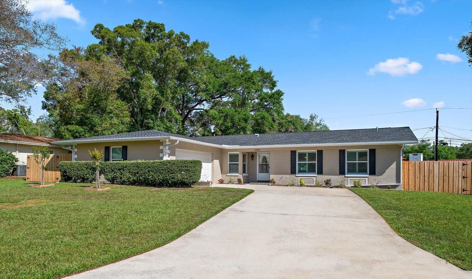 Property Photo: 1840 Palmcrest Lane FL 33764