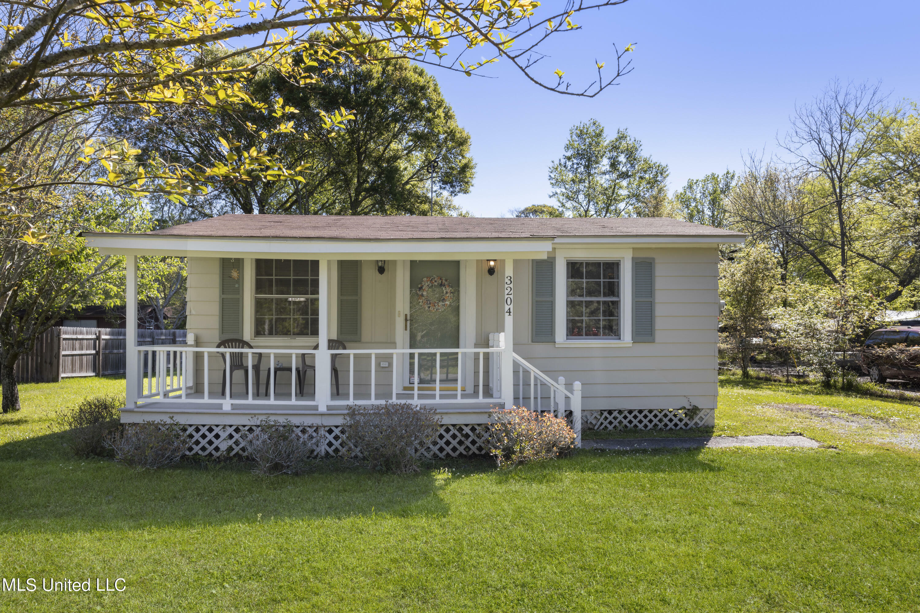 Property Photo:  3204 Martin Street  MS 39581 