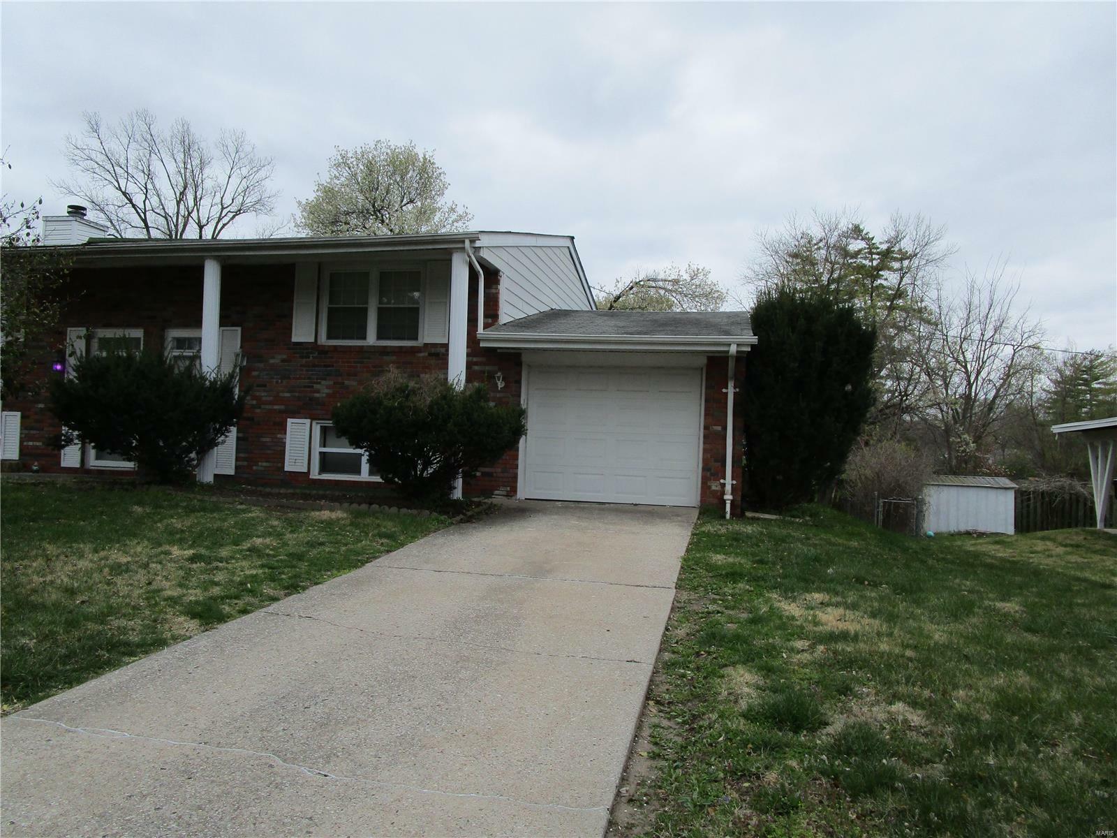 8910 Tanglewood Circle  Belleville IL 62223 photo