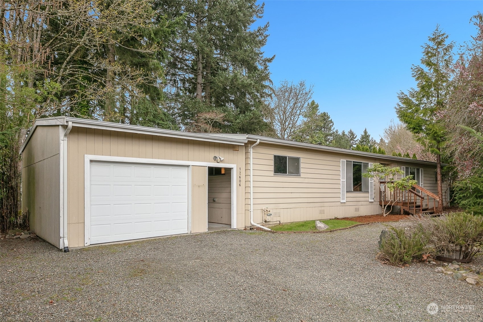 Property Photo:  12606 NE 192nd Place  WA 98011 