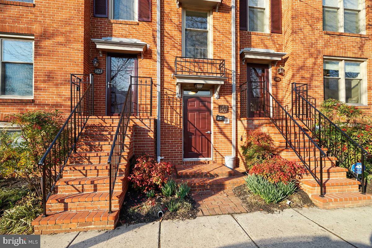 Property Photo: 1425 Oronoco Street VA 22314