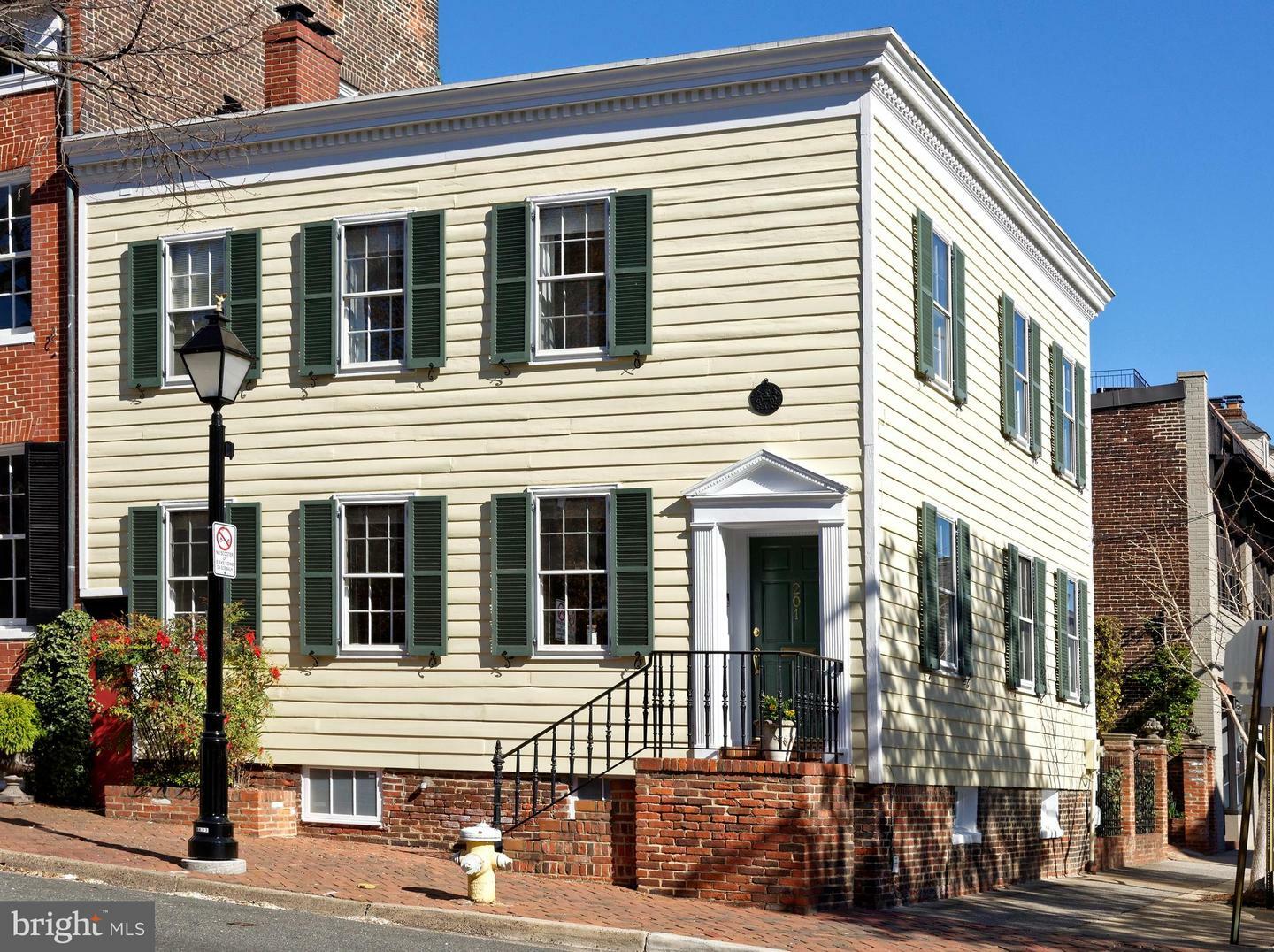 Property Photo: 201 Cameron Street VA 22314