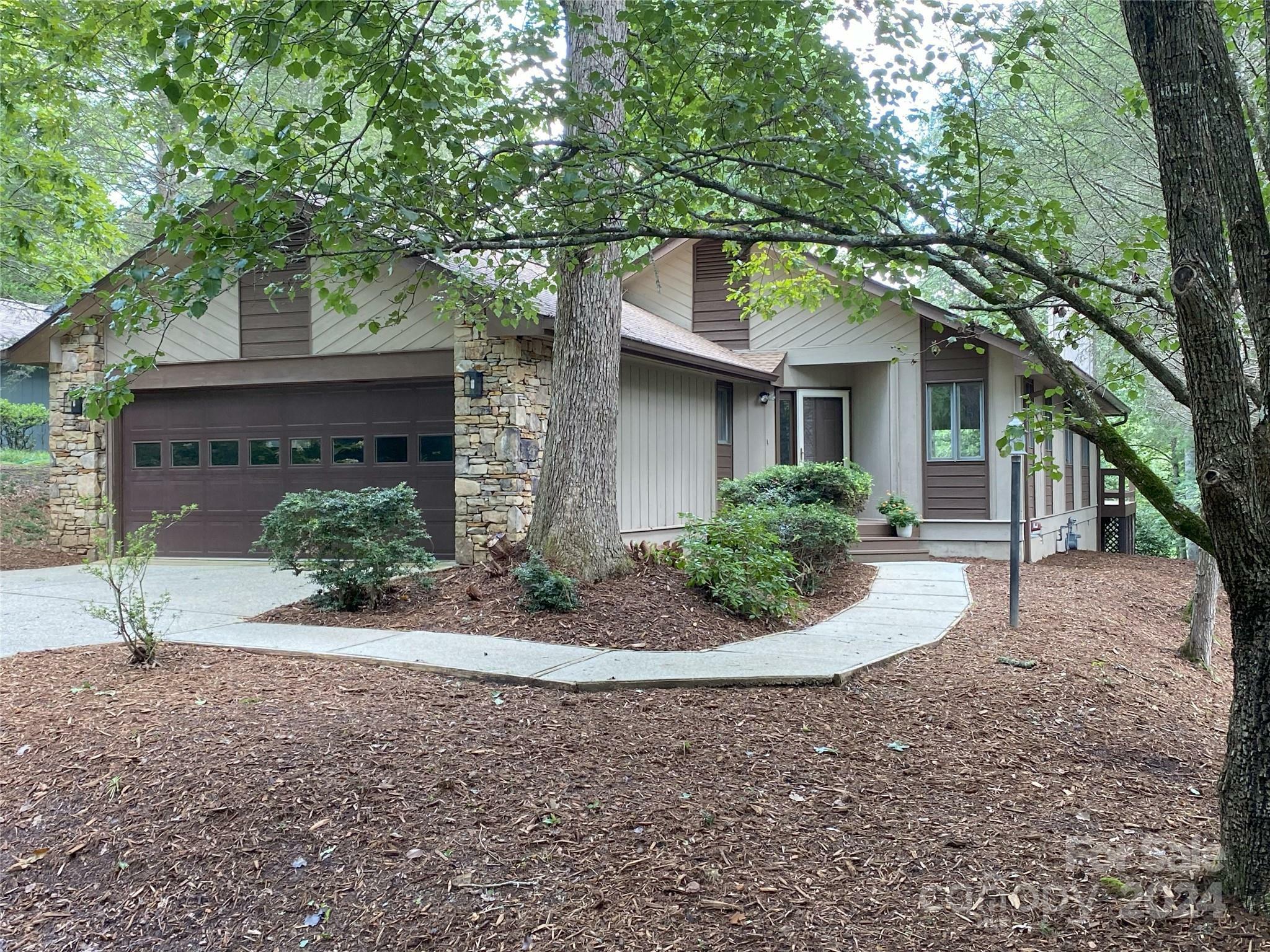 2010 Golfside Lane  Hendersonville NC 28739 photo