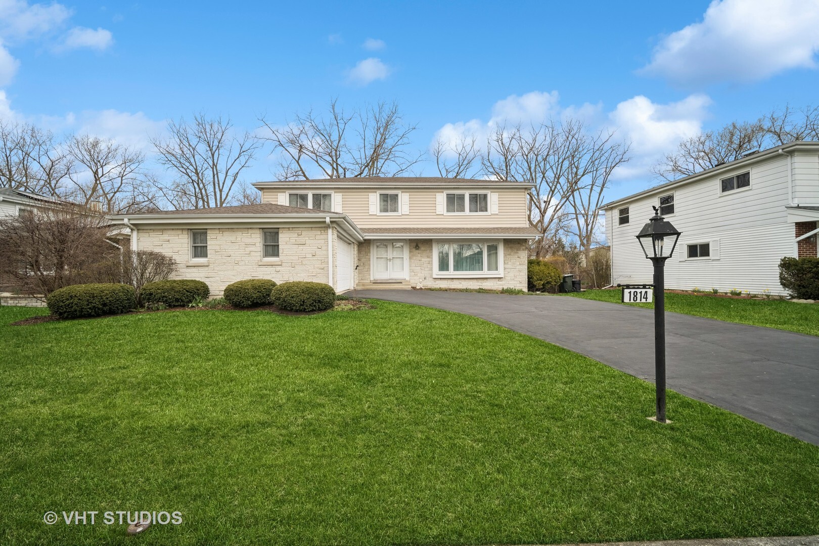 Property Photo: 1814 E Apache Lane IL 60056