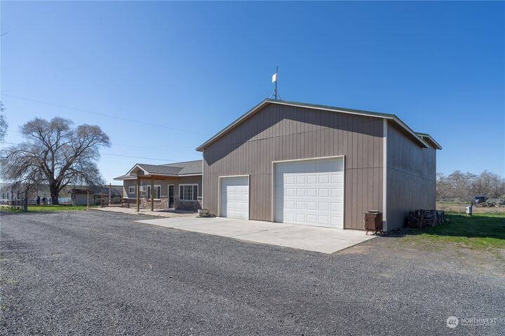 Property Photo: 4201 Road 6.5 NE WA 98837