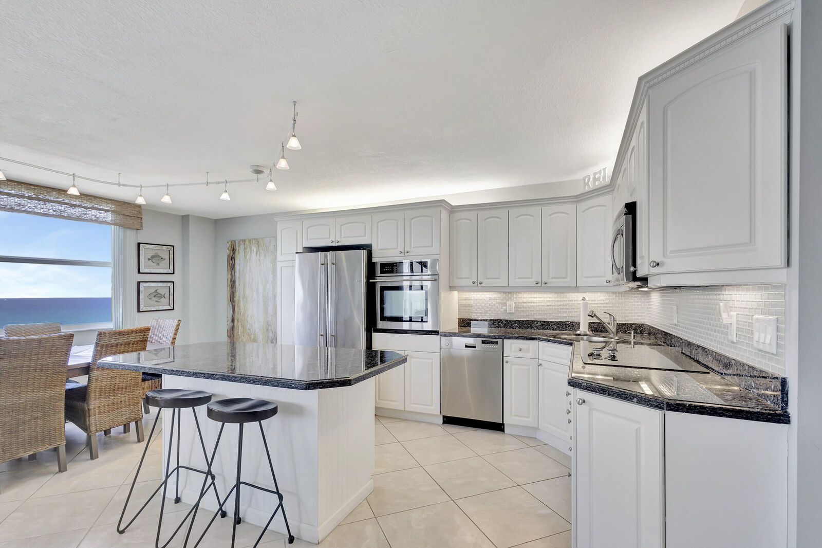 Property Photo: 5420 N Ocean Drive 901 FL 33404