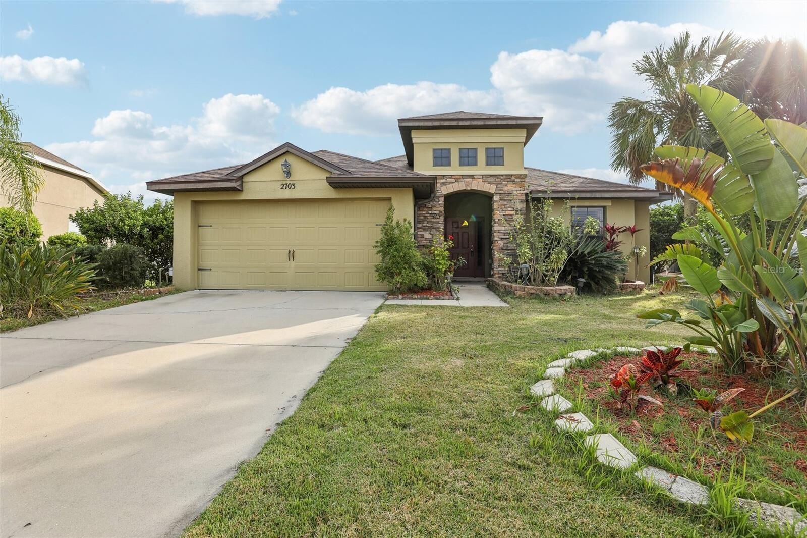 Property Photo: 2703 Gullane Court FL 34746