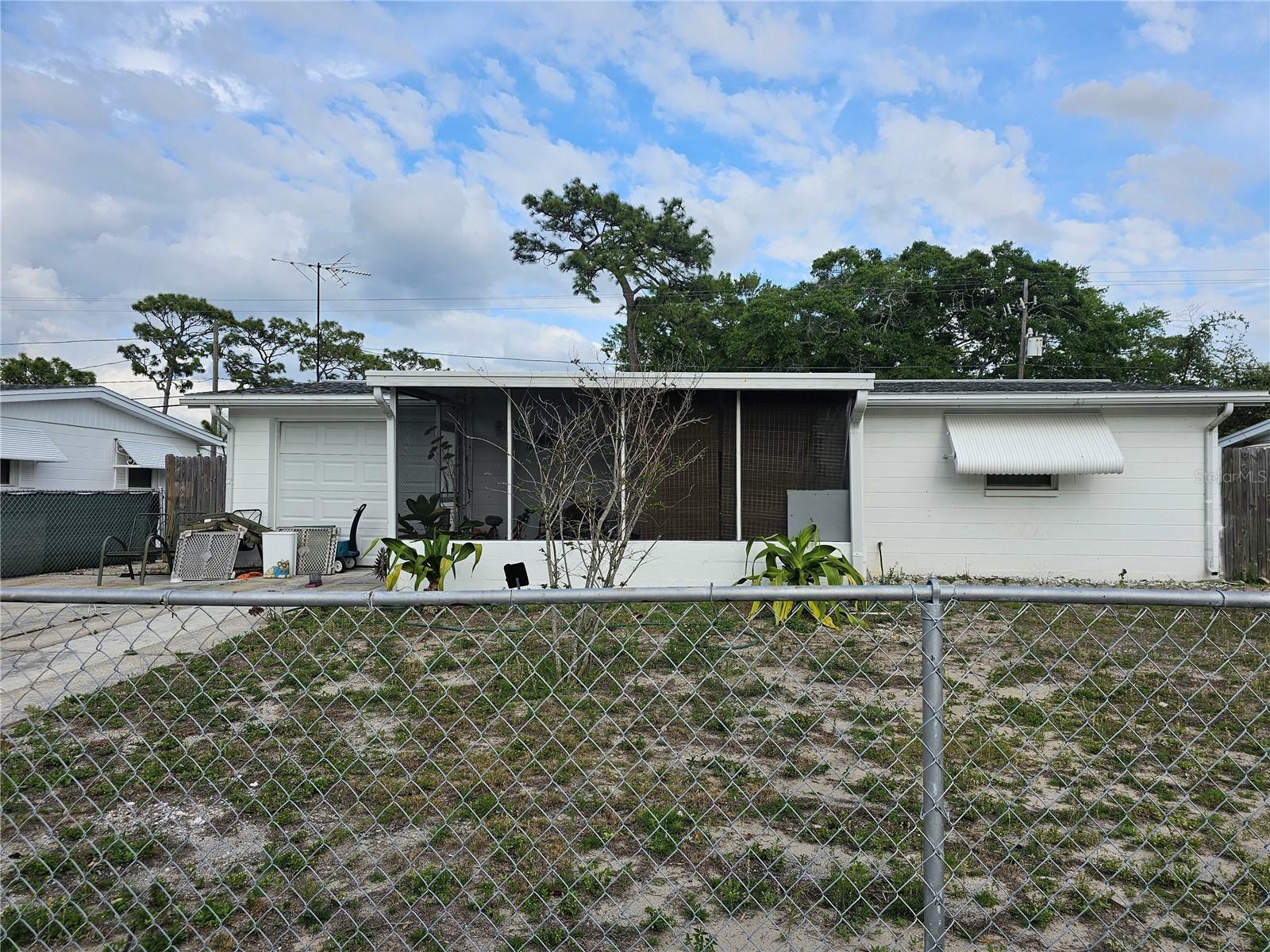 Property Photo:  2122 Holiday Drive  FL 34691 