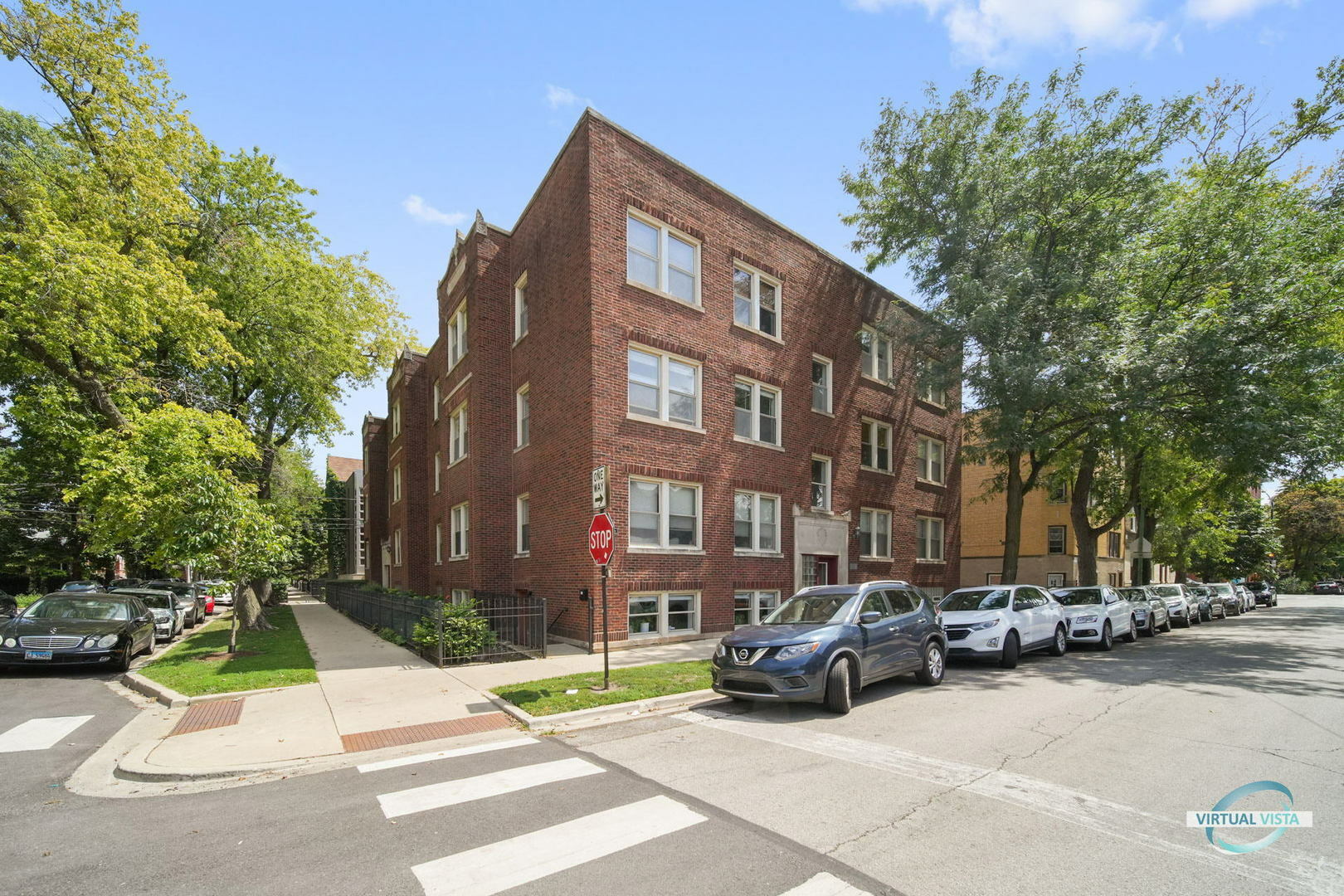 Property Photo:  2019 N Leavitt Street 3  IL 60647 