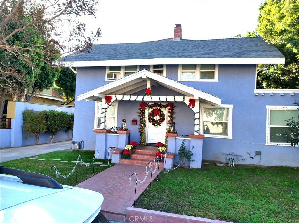 Property Photo:  202 W 20th Street  CA 92706 