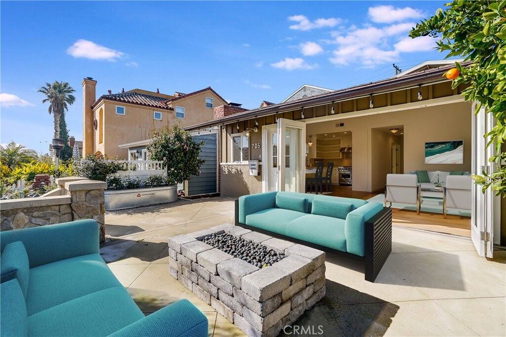 Property Photo: 705 Iris CA 92625