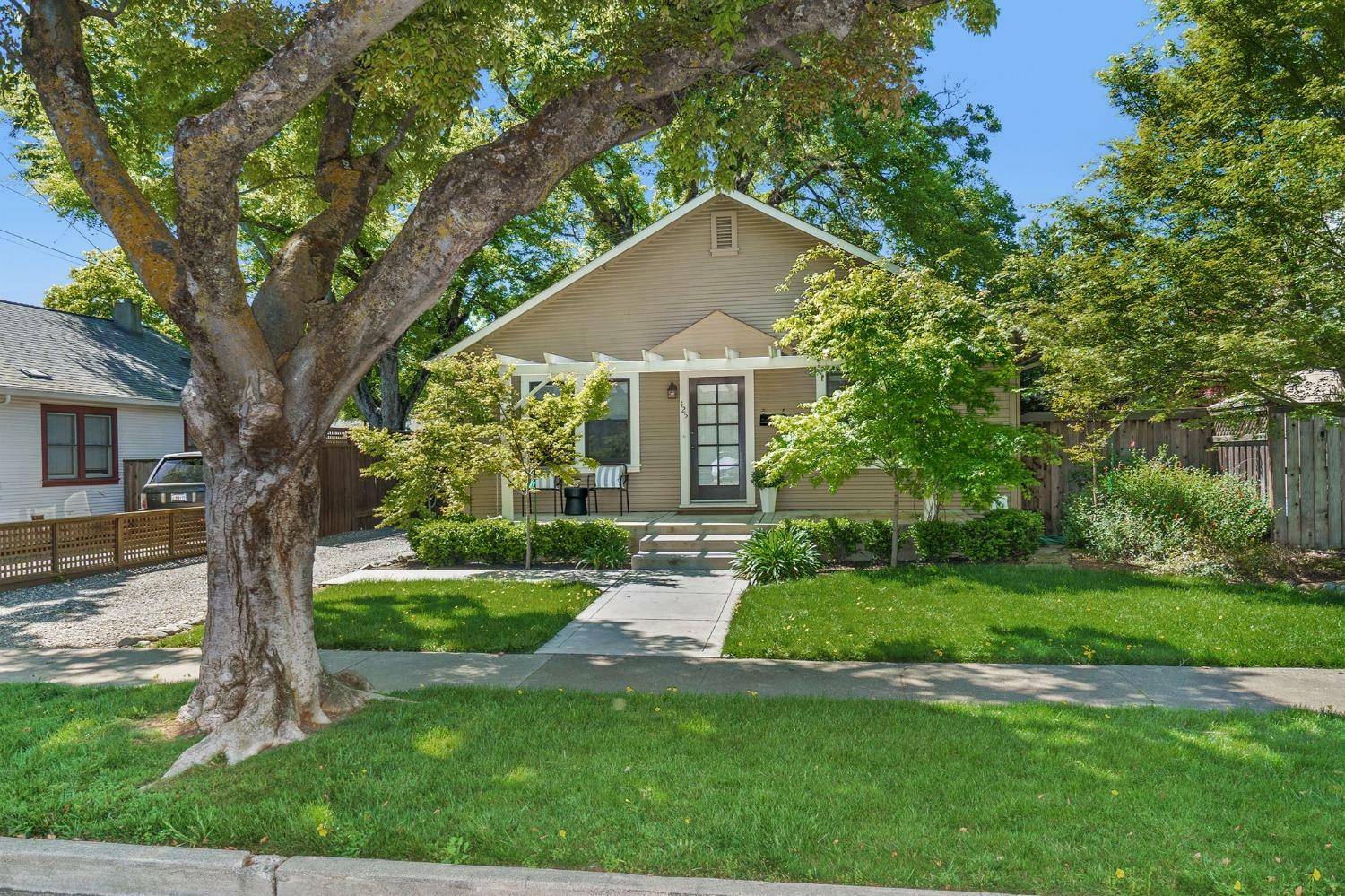 425 J Street  Davis CA 95616 photo