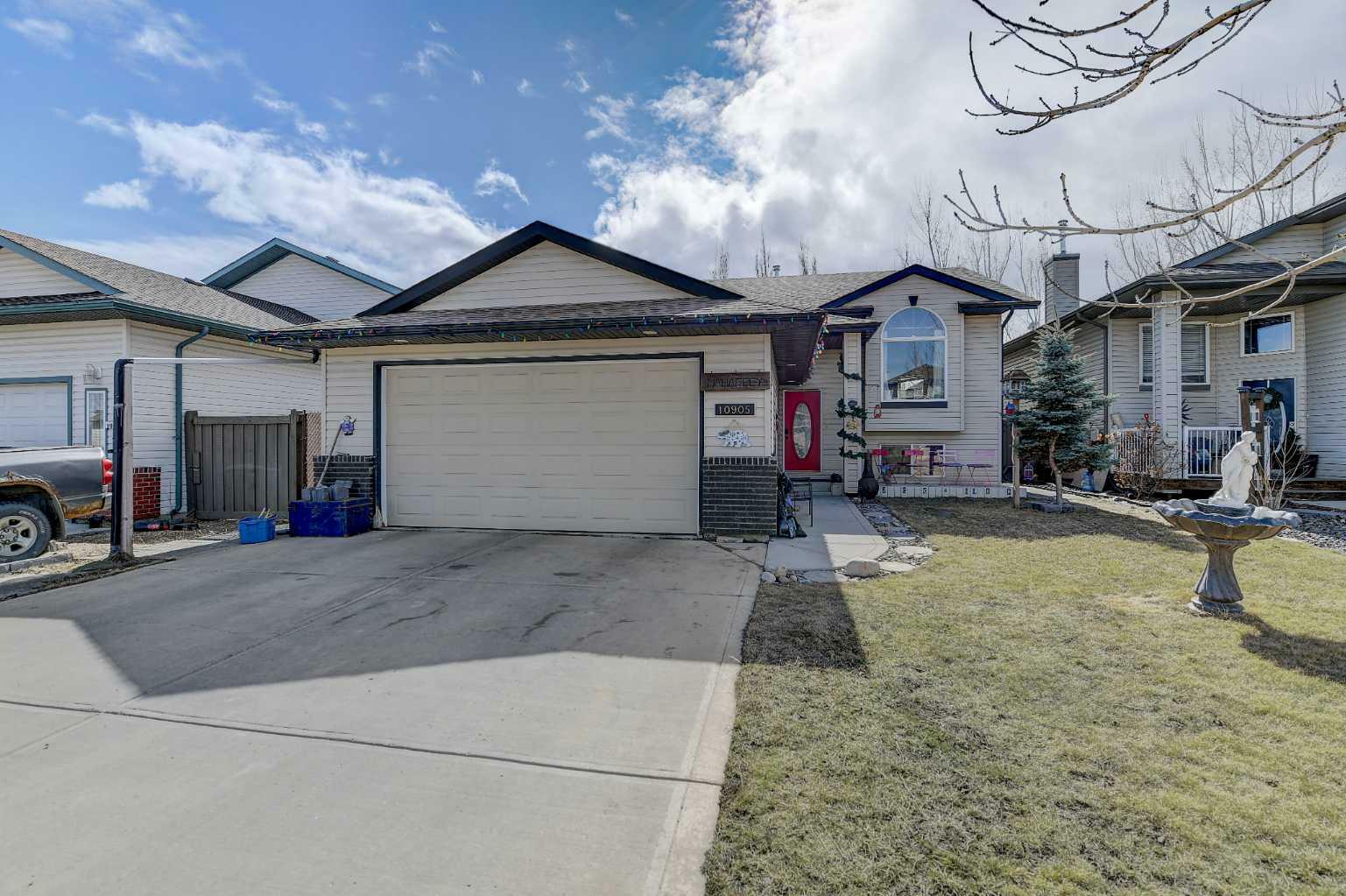 Property Photo: 10905 67 Avenue AB T8W 2W3