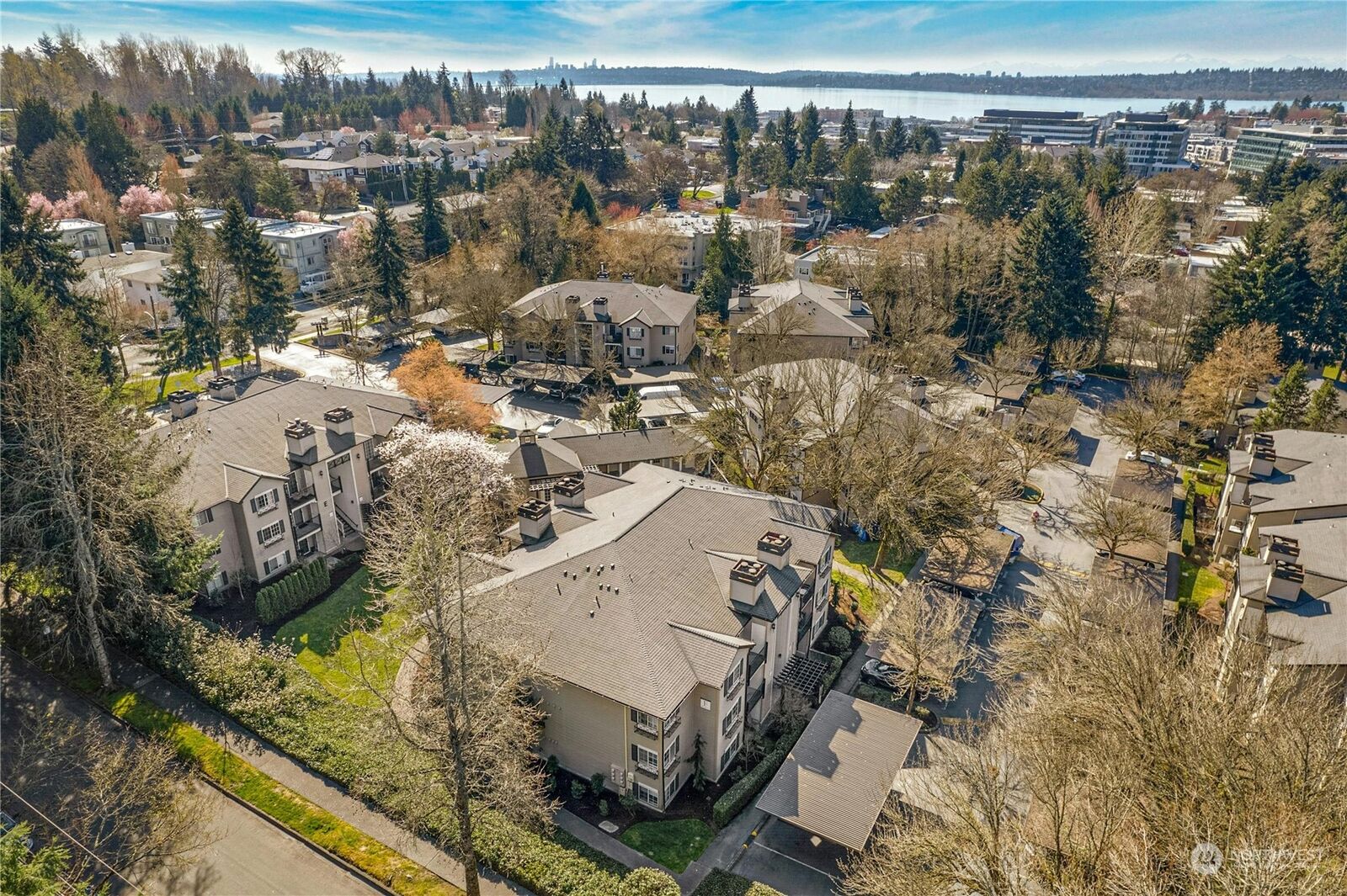 Property Photo:  929 3rd Avenue F201  WA 98033