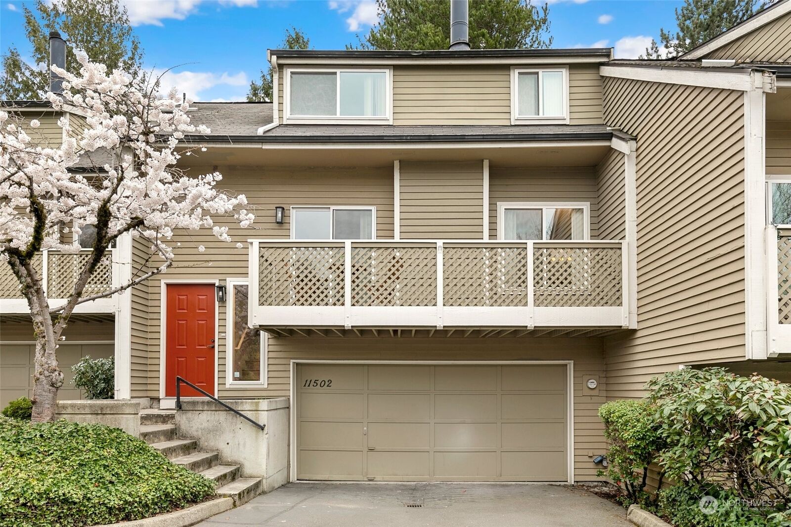 Property Photo: 11502 102nd Court NE 34 WA 98033