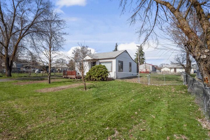 13026 W 13th Ave  Airway Heights WA 99001 photo