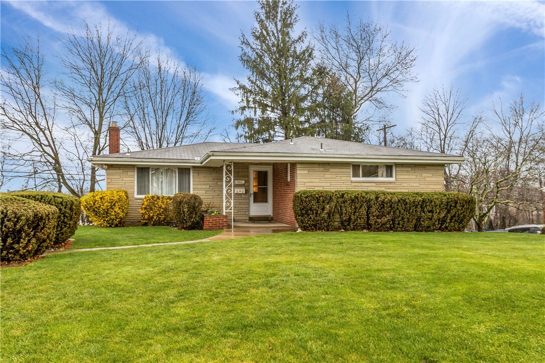 Property Photo:  4801 Willow Drive  PA 15236 