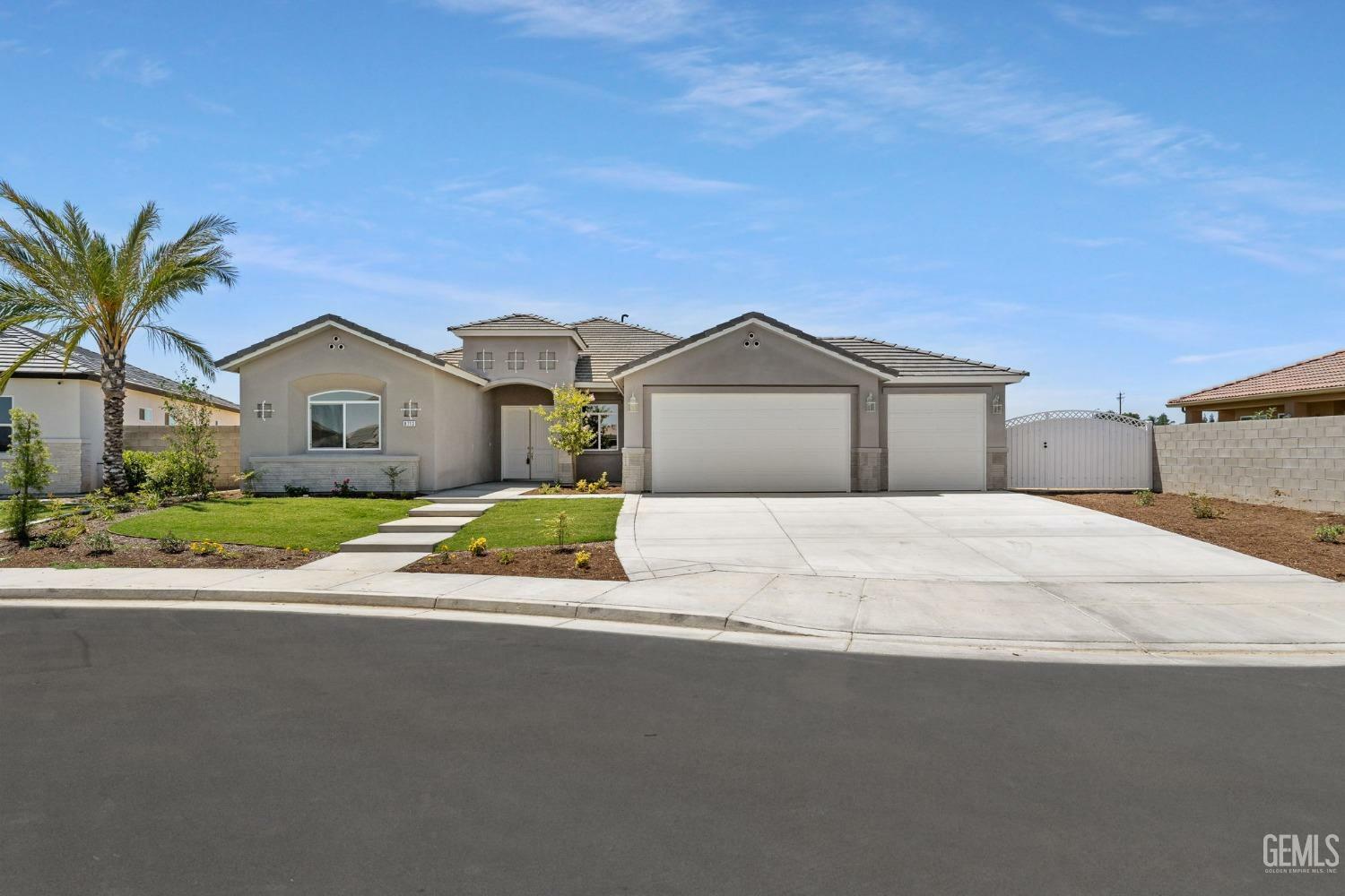 Property Photo:  8713 Tamburlane Court  CA 93314 