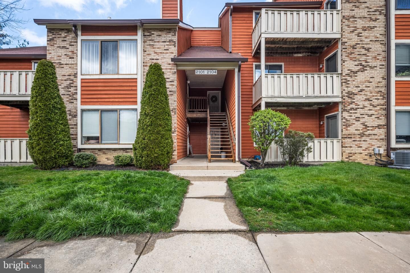 Property Photo:  2103 Greenwood Court B  NJ 08054 