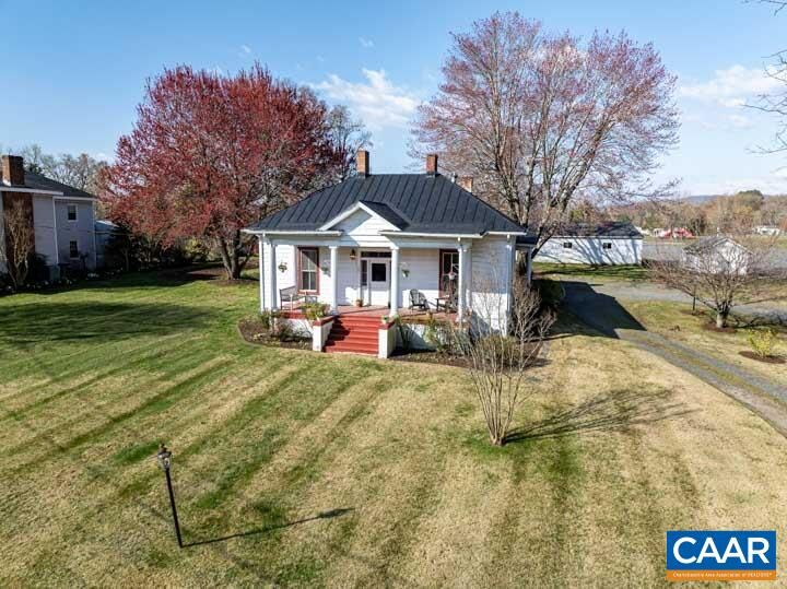 Property Photo:  407 Church St  VA 22942