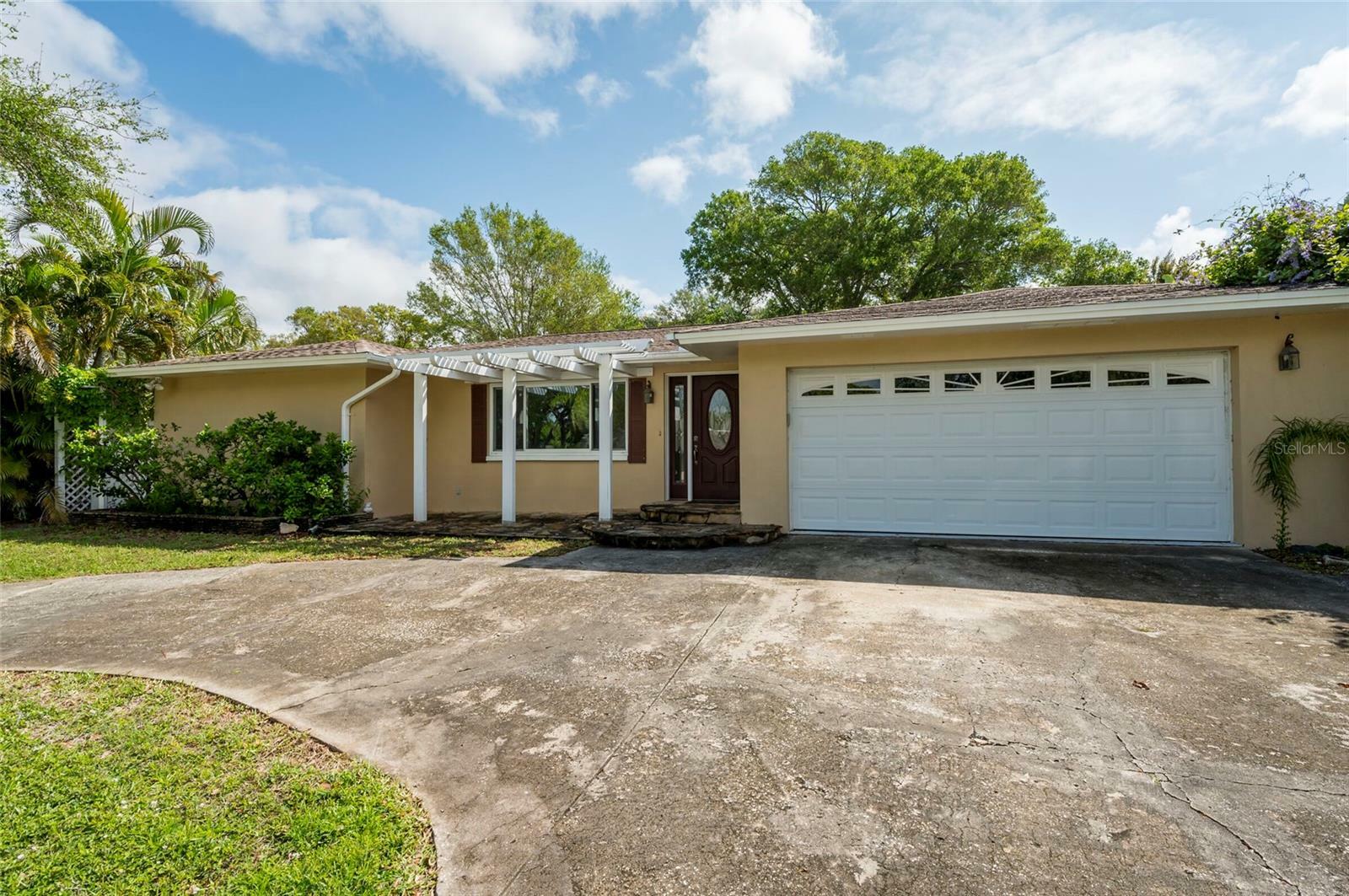 Property Photo:  2045 Golf View Drive  FL 34698 