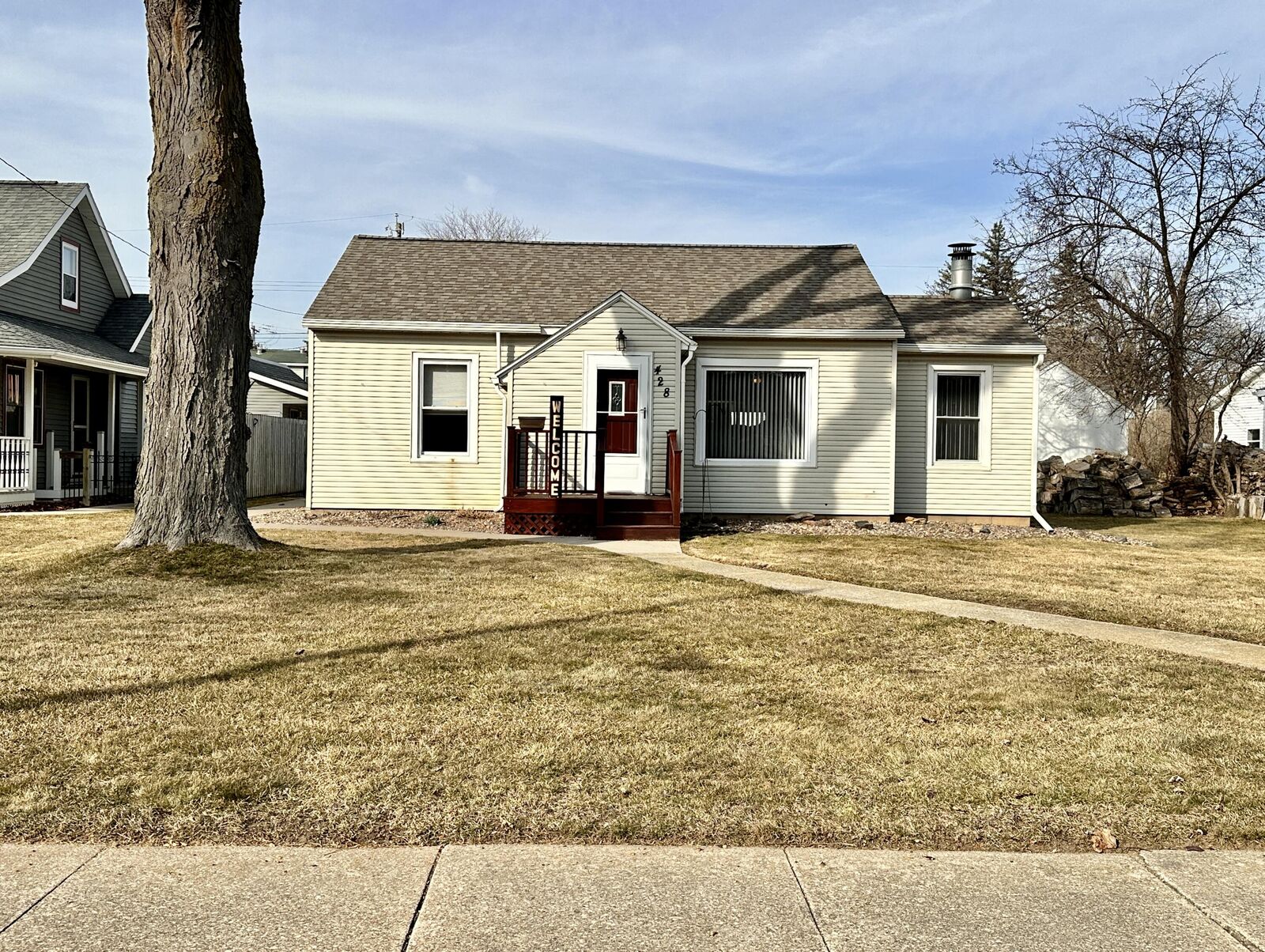 Property Photo:  428 Franklin St W  WI 54669 